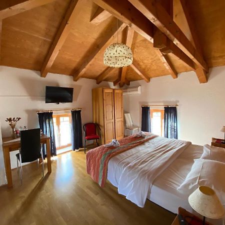 Qui Wolf Udine Hotel Collalto Bagian luar foto
