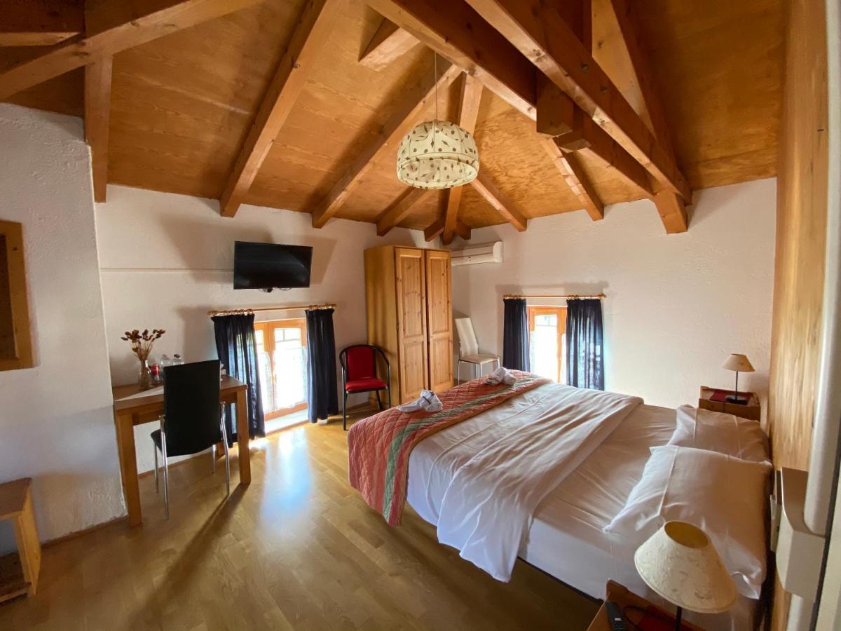 Qui Wolf Udine Hotel Collalto Bagian luar foto